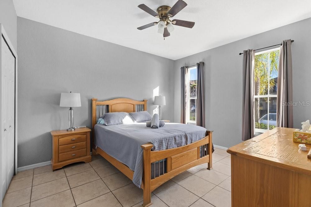 На продажу: $299,500 (4 спален, 3 ванн, 1856 Квадратных фут)