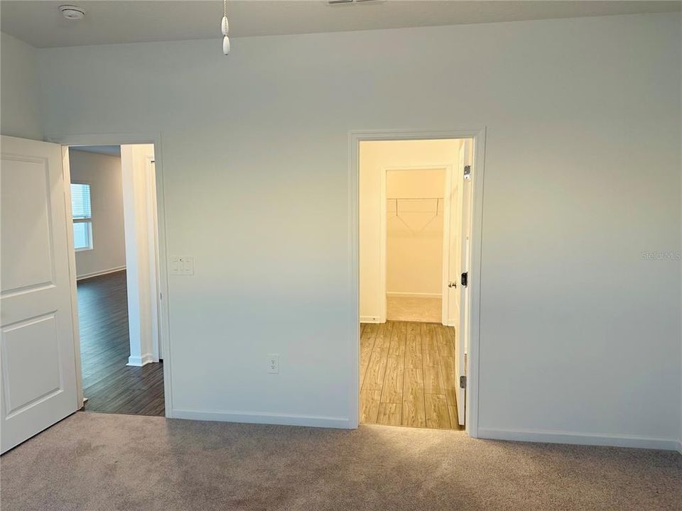 For Sale: $303,000 (4 beds, 2 baths, 1912 Square Feet)