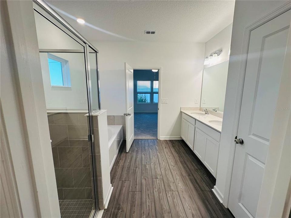 For Sale: $303,000 (4 beds, 2 baths, 1912 Square Feet)