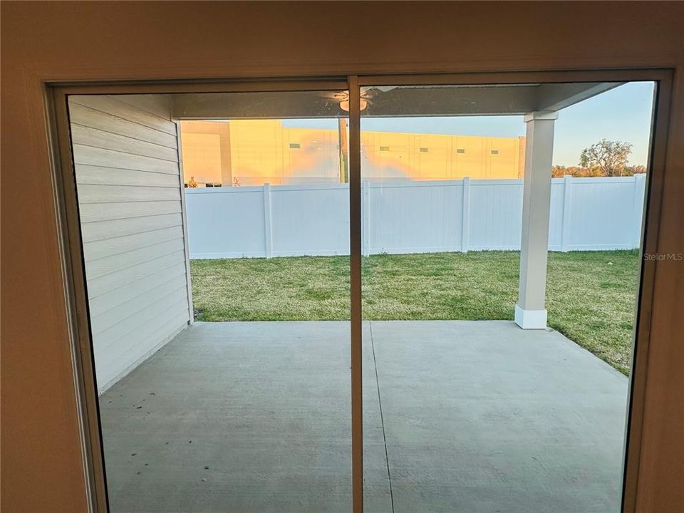 For Sale: $303,000 (4 beds, 2 baths, 1912 Square Feet)