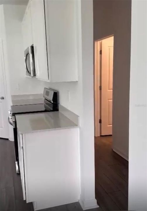 En Venta: $303,000 (4 camas, 2 baños, 1912 Pies cuadrados)