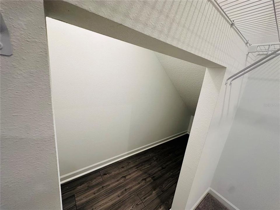 For Sale: $303,000 (4 beds, 2 baths, 1912 Square Feet)