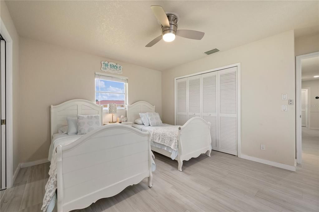 待售: $585,000 (3 贝兹, 3 浴室, 2493 平方英尺)