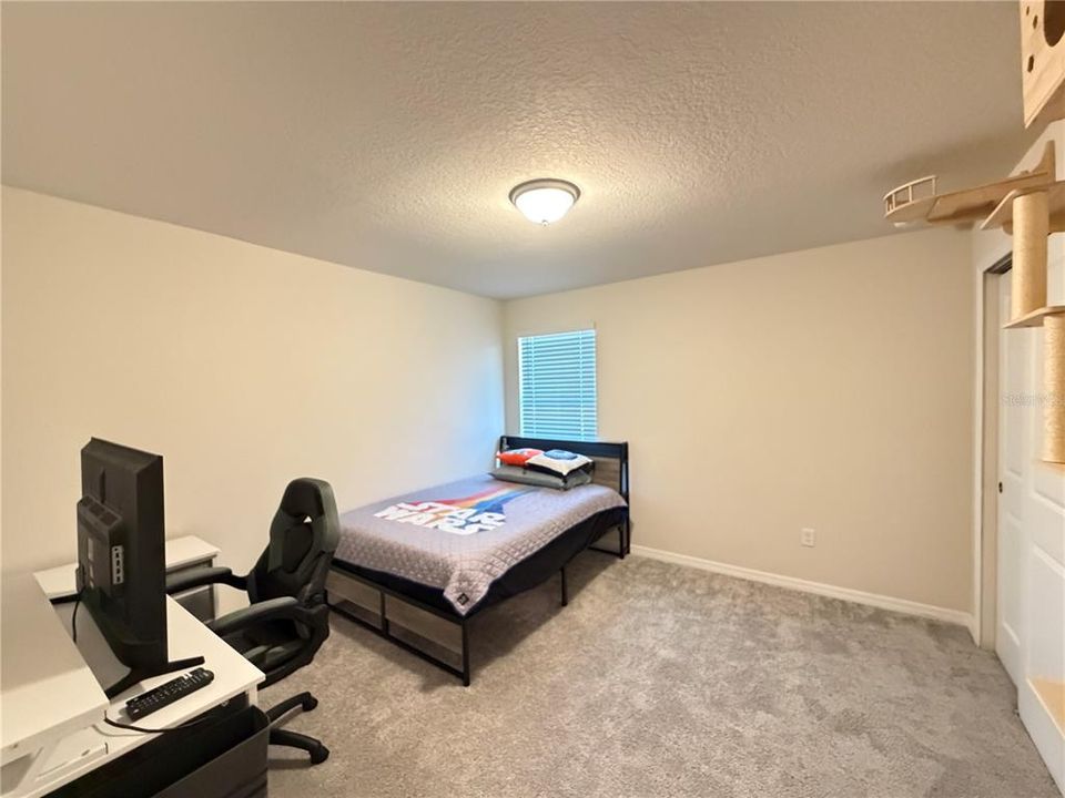 En Renta: $2,190 (3 camas, 2 baños, 1760 Pies cuadrados)