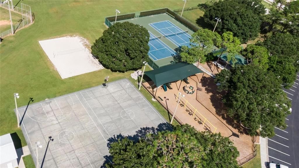 Под контрактом: $319,900 (3 спален, 2 ванн, 1434 Квадратных фут)