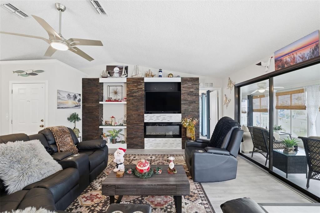 待售: $525,000 (3 贝兹, 3 浴室, 1384 平方英尺)