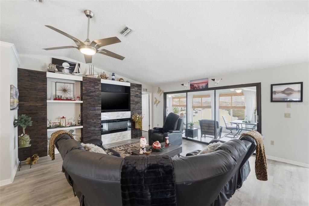 待售: $525,000 (3 贝兹, 3 浴室, 1384 平方英尺)