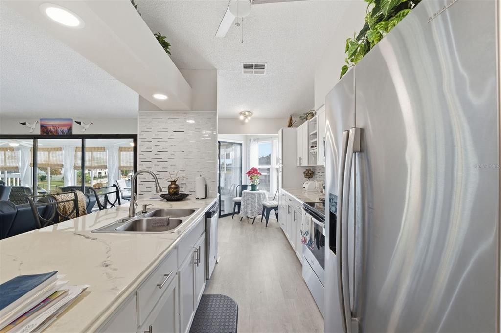 待售: $525,000 (3 贝兹, 3 浴室, 1384 平方英尺)