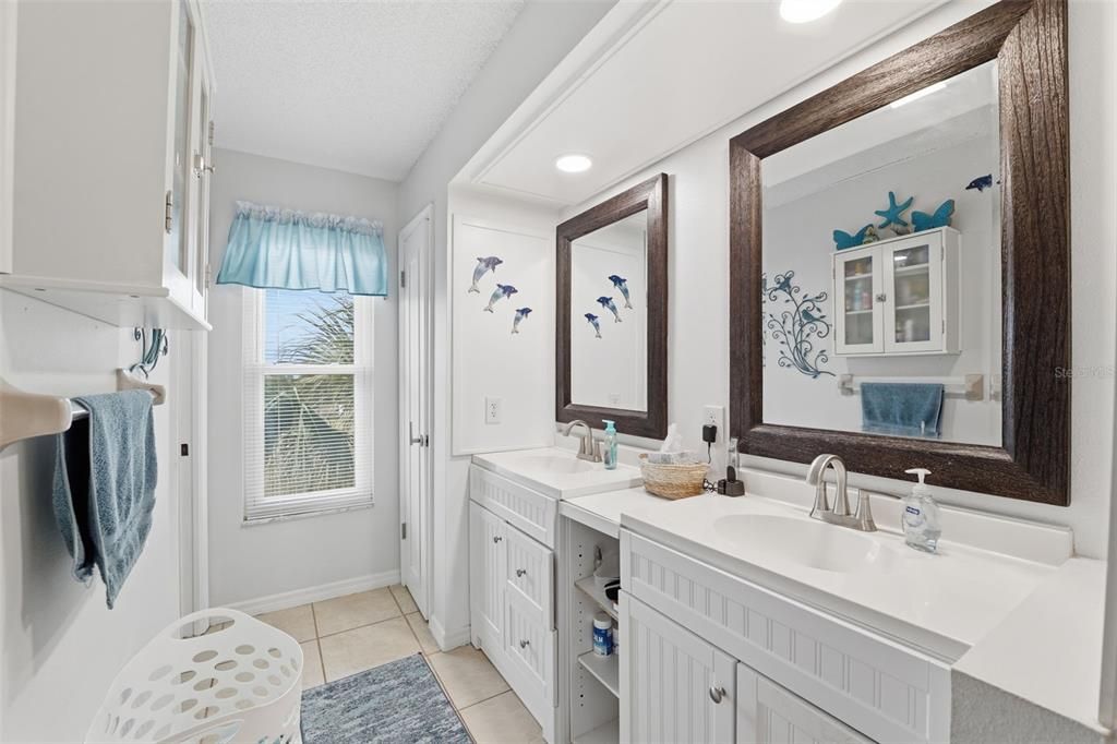 待售: $525,000 (3 贝兹, 3 浴室, 1384 平方英尺)