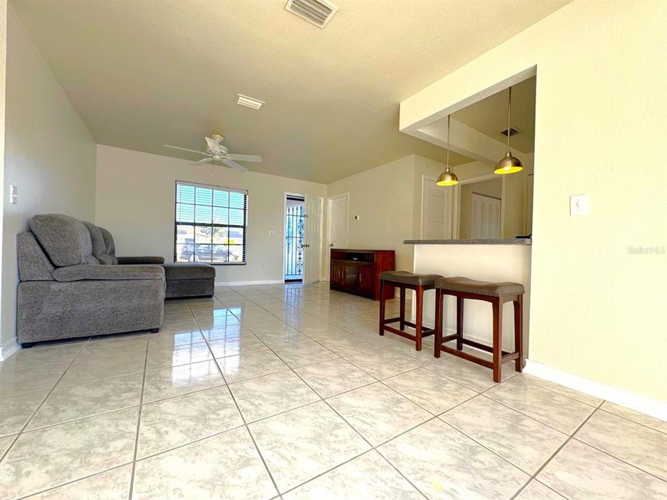 В аренду: $2,500 (3 спален, 2 ванн, 1090 Квадратных фут)