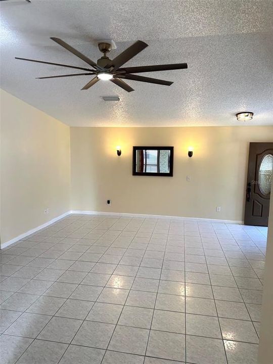 En Venta: $284,750 (2 camas, 2 baños, 1564 Pies cuadrados)