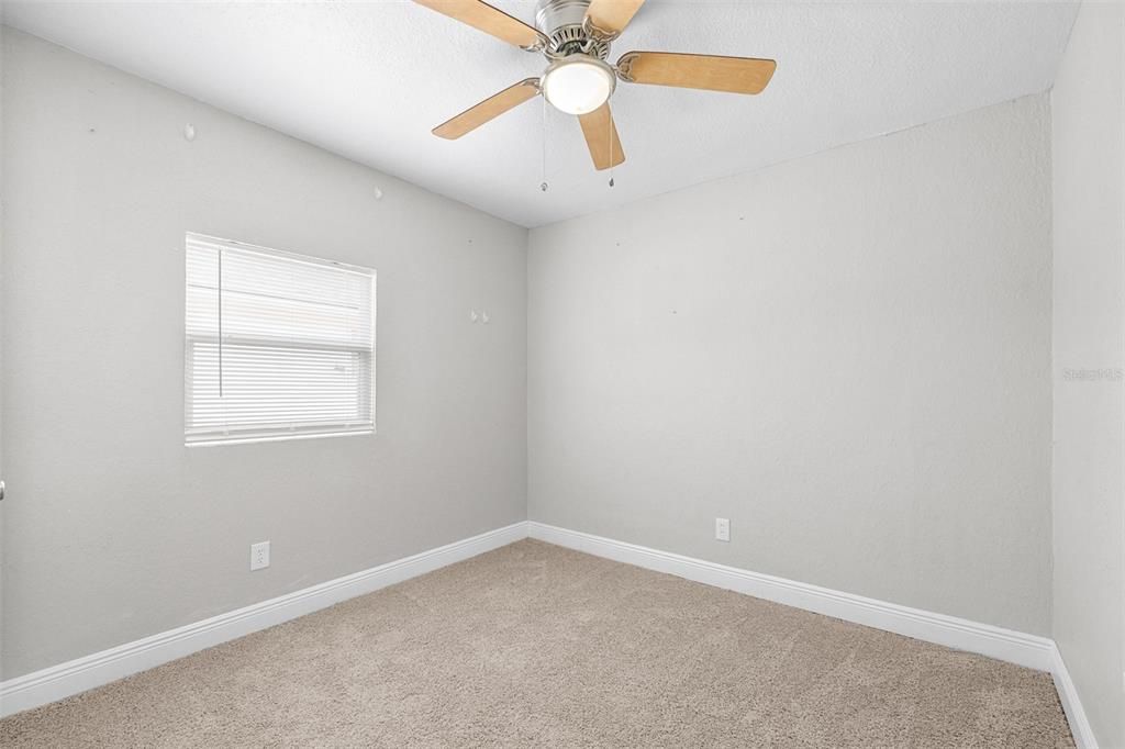 待售: $250,000 (4 贝兹, 2 浴室, 1336 平方英尺)