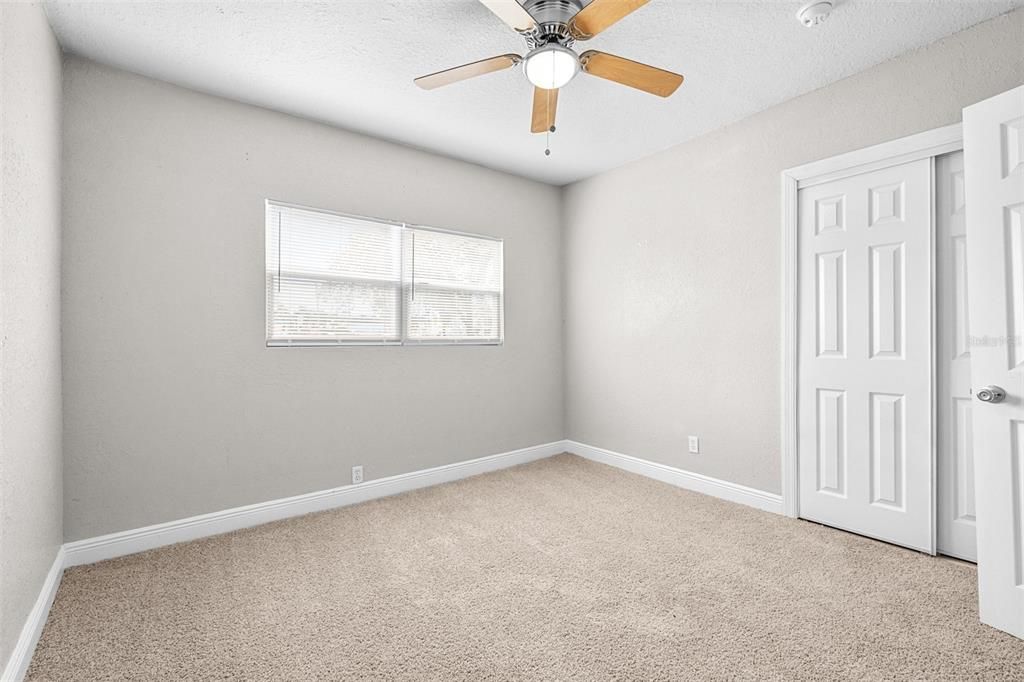 待售: $250,000 (4 贝兹, 2 浴室, 1336 平方英尺)