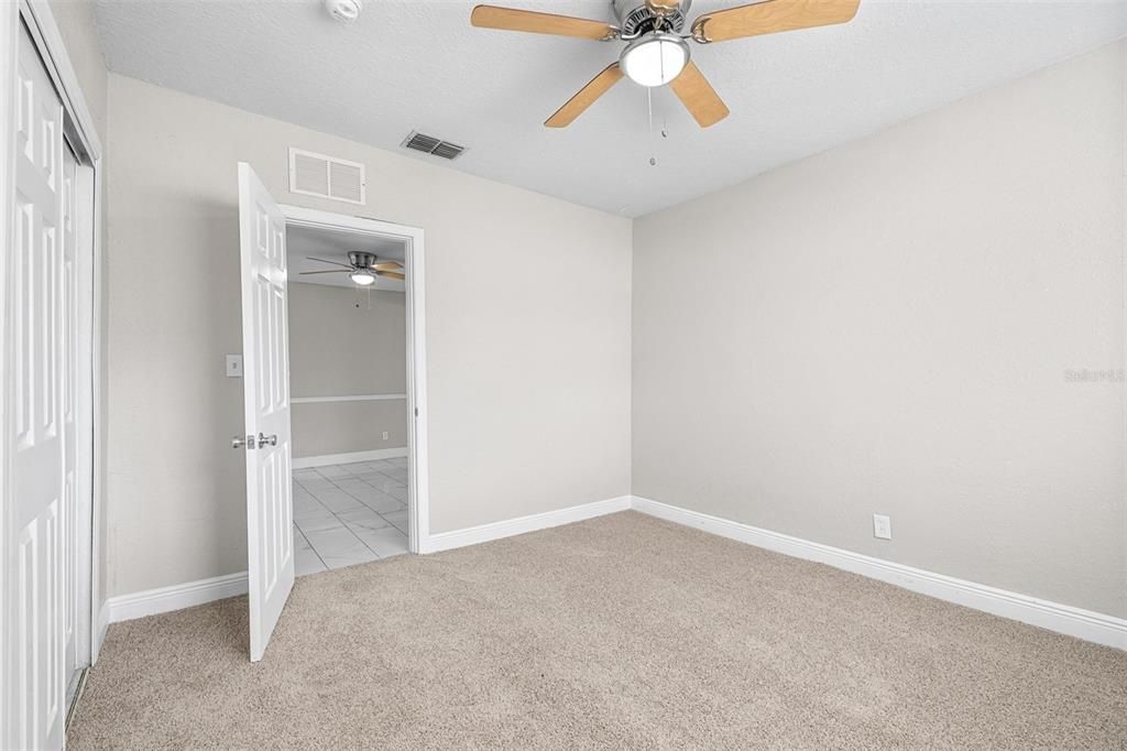 待售: $250,000 (4 贝兹, 2 浴室, 1336 平方英尺)