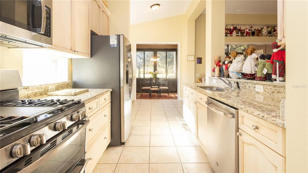 待售: $370,000 (3 贝兹, 2 浴室, 1942 平方英尺)