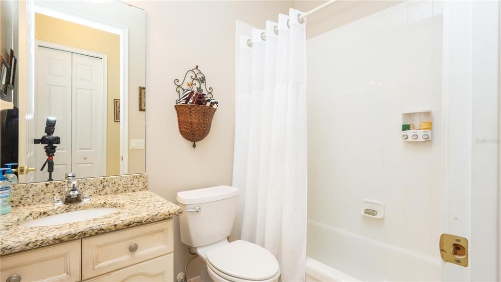 待售: $370,000 (3 贝兹, 2 浴室, 1942 平方英尺)