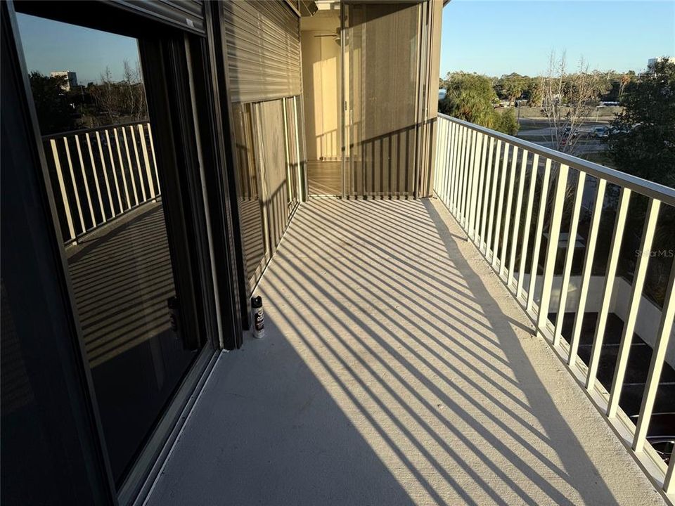 Active With Contract: $369,900 (2 beds, 2 baths, 1090 Square Feet)