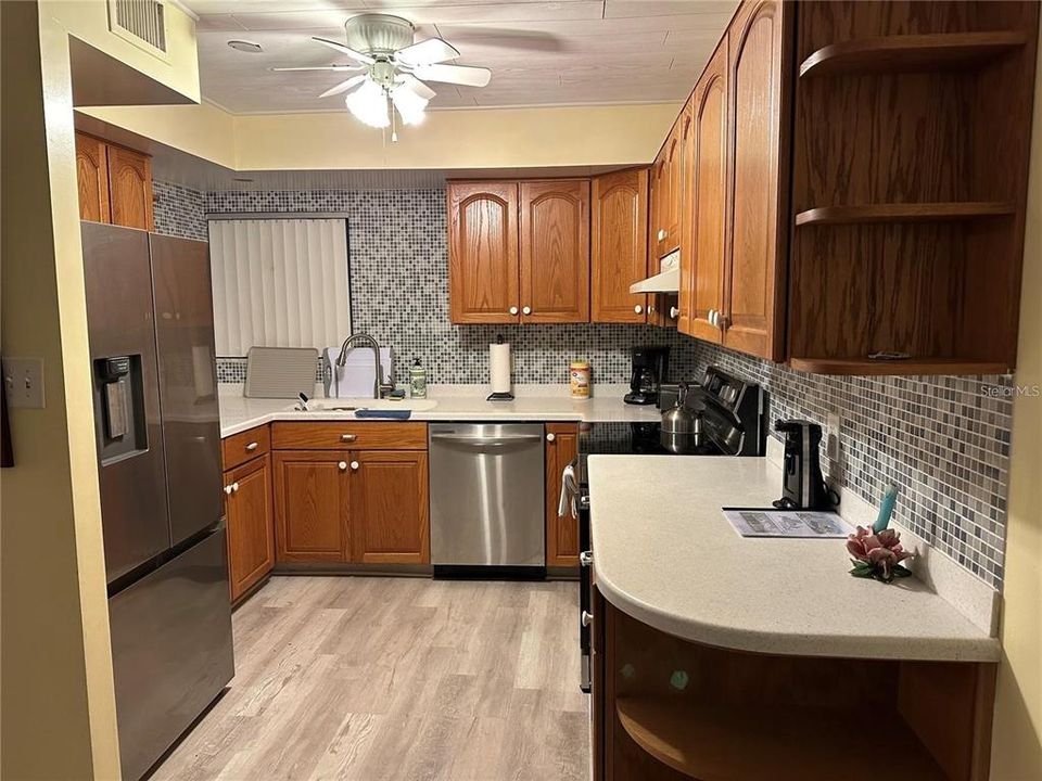 En Venta: $389,900 (2 camas, 2 baños, 1090 Pies cuadrados)