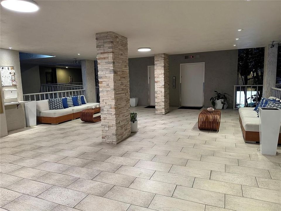 En Venta: $389,900 (2 camas, 2 baños, 1090 Pies cuadrados)