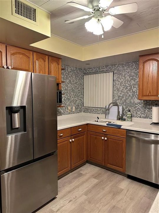 En Venta: $389,900 (2 camas, 2 baños, 1090 Pies cuadrados)