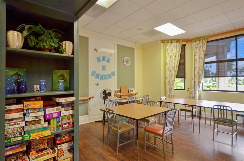 На продажу: $279,900 (2 спален, 2 ванн, 1374 Квадратных фут)