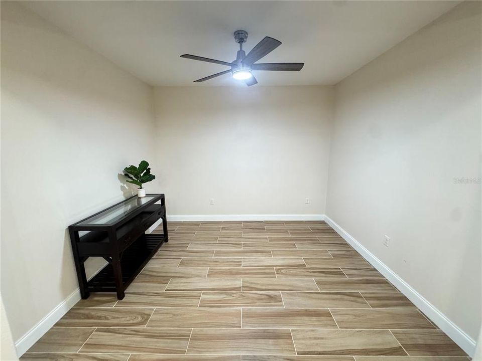 На продажу: $279,900 (2 спален, 2 ванн, 1374 Квадратных фут)