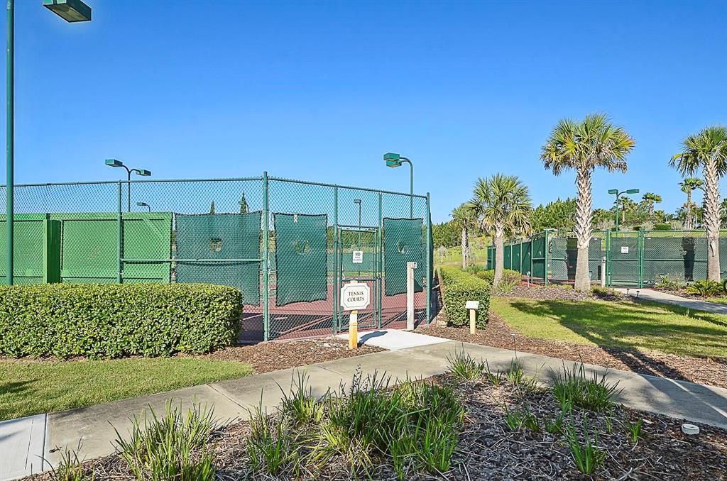 На продажу: $279,900 (2 спален, 2 ванн, 1374 Квадратных фут)