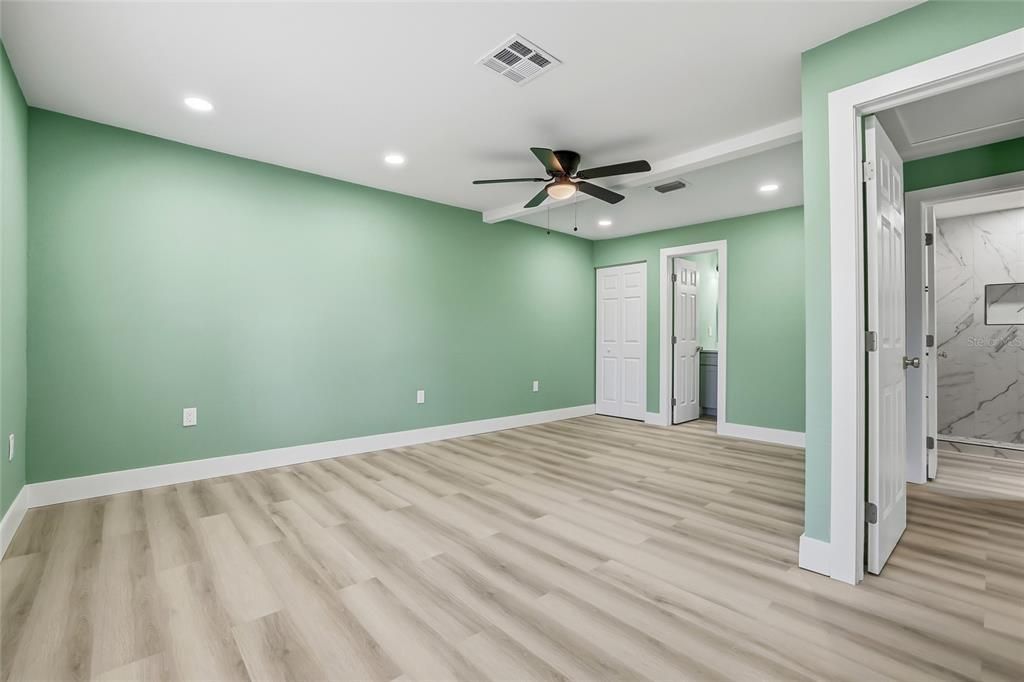 For Sale: $360,000 (3 beds, 1 baths, 1368 Square Feet)