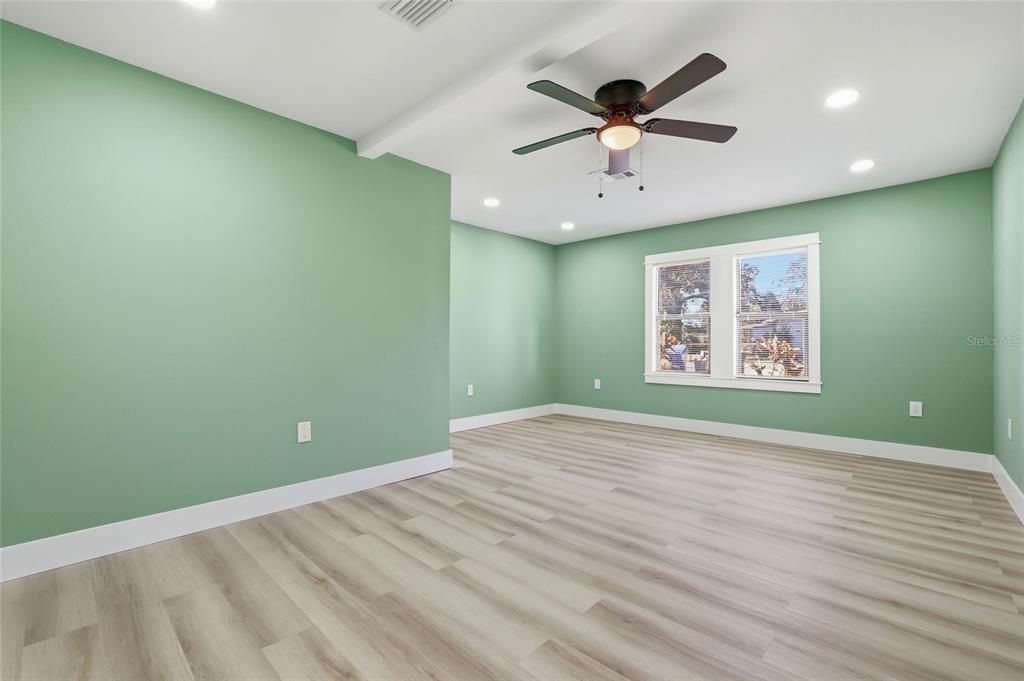 For Sale: $360,000 (3 beds, 1 baths, 1368 Square Feet)