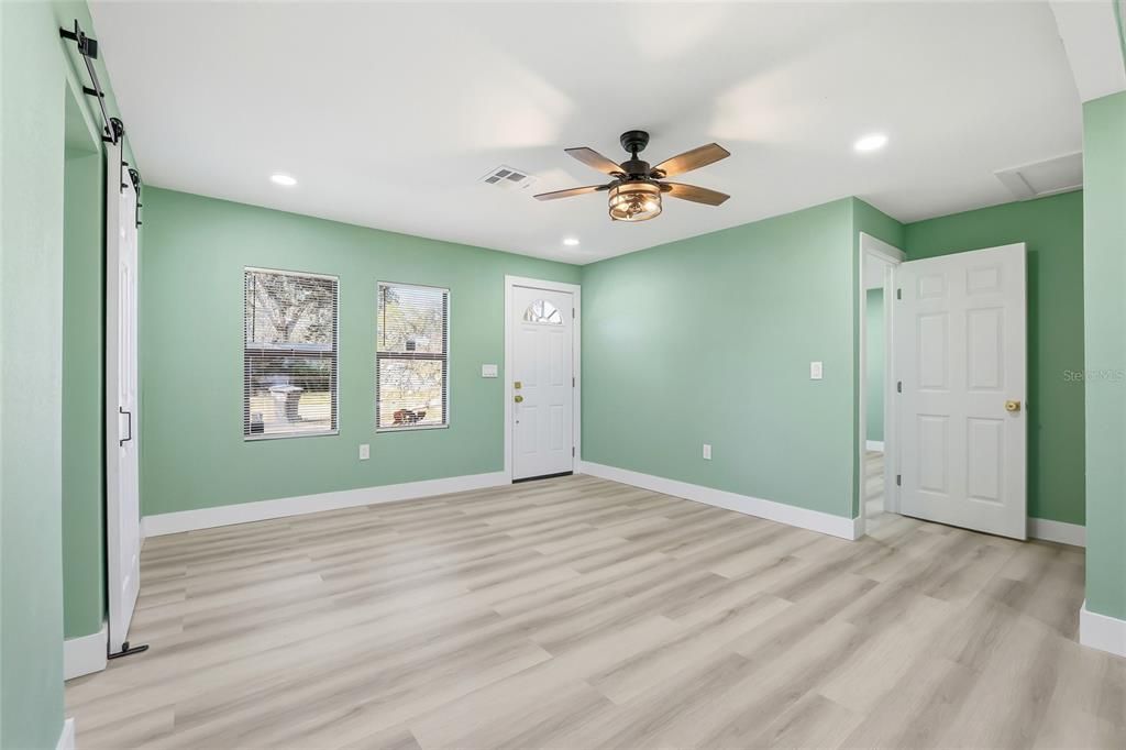 For Sale: $360,000 (3 beds, 1 baths, 1368 Square Feet)