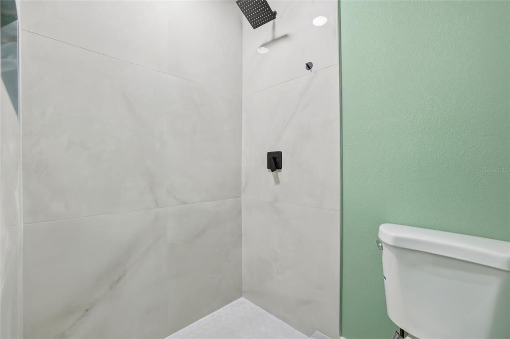 For Sale: $360,000 (3 beds, 1 baths, 1368 Square Feet)