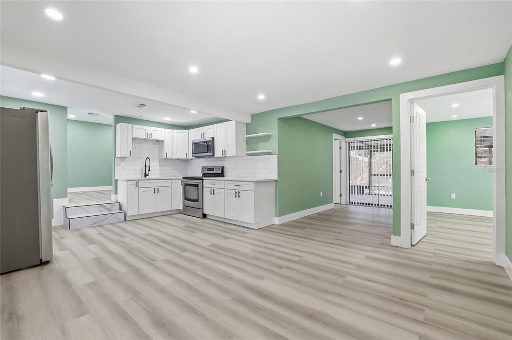 For Sale: $360,000 (3 beds, 1 baths, 1368 Square Feet)