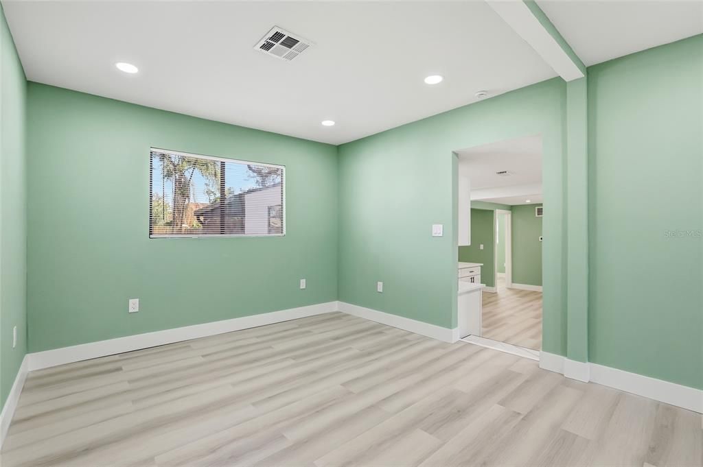 For Sale: $360,000 (3 beds, 1 baths, 1368 Square Feet)