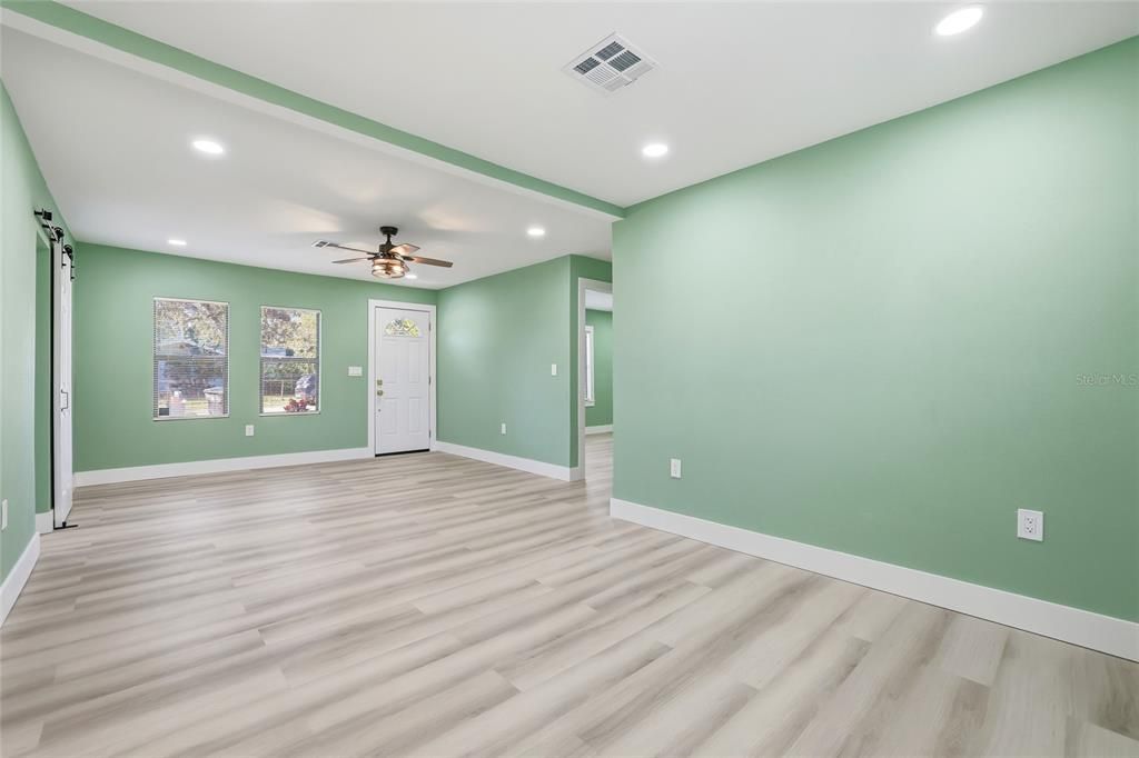 For Sale: $360,000 (3 beds, 1 baths, 1368 Square Feet)