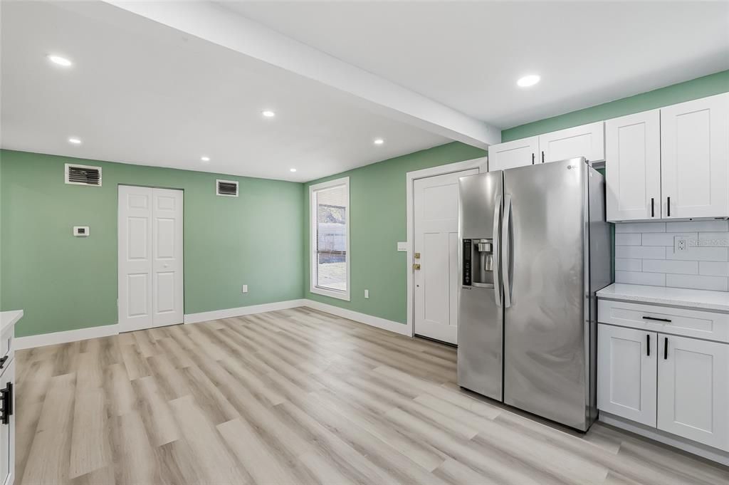 For Sale: $360,000 (3 beds, 1 baths, 1368 Square Feet)