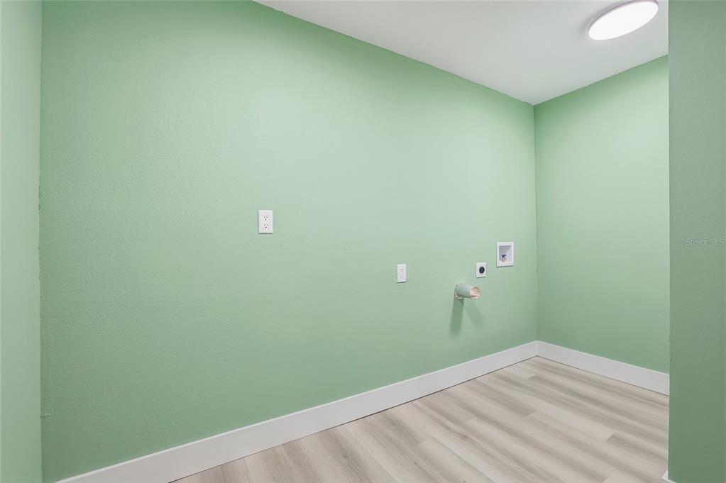 For Sale: $360,000 (3 beds, 1 baths, 1368 Square Feet)