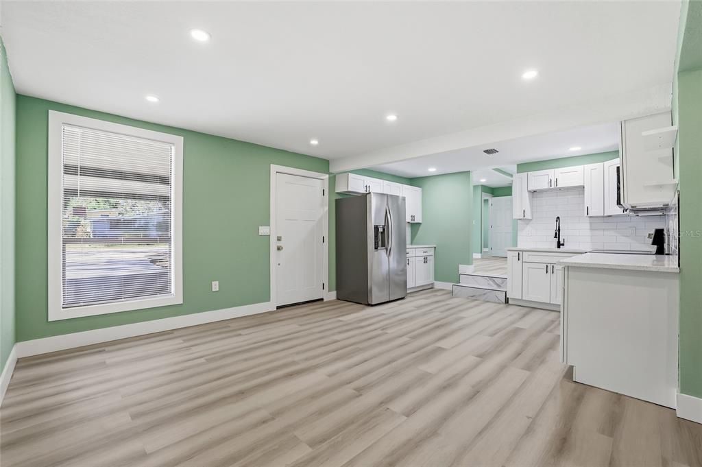 For Sale: $360,000 (3 beds, 1 baths, 1368 Square Feet)