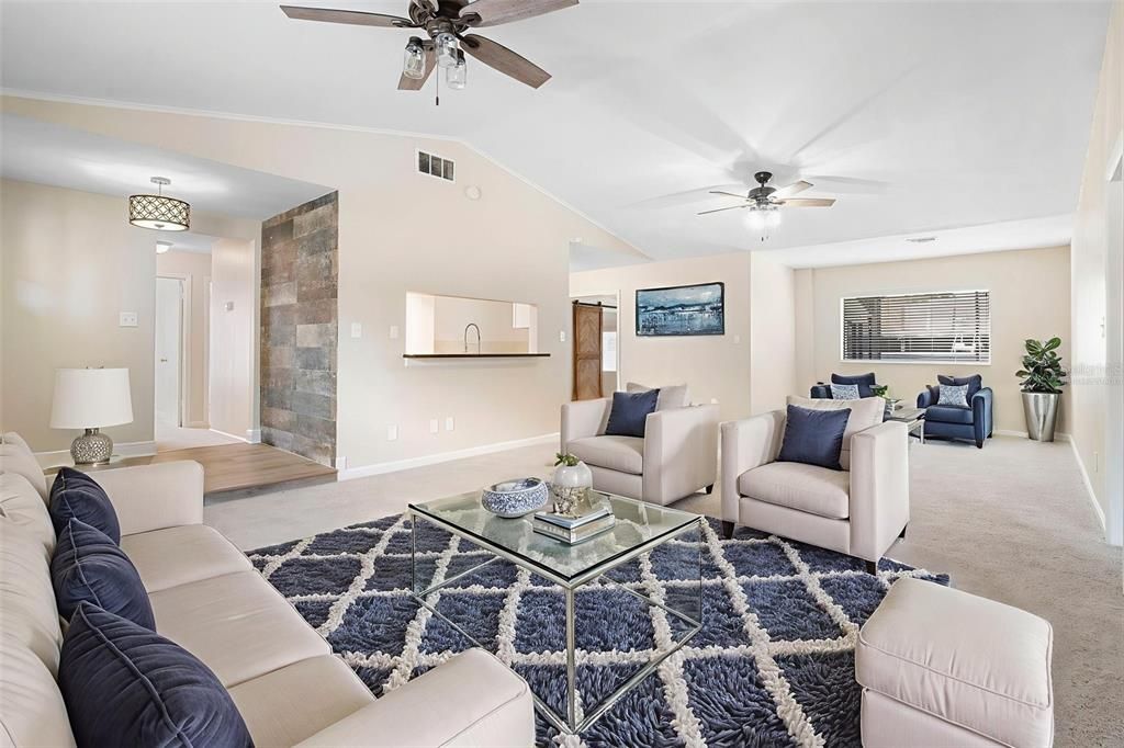 На продажу: $349,000 (4 спален, 2 ванн, 1947 Квадратных фут)