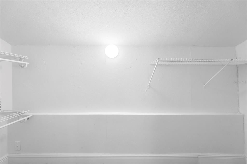 На продажу: $349,000 (4 спален, 2 ванн, 1947 Квадратных фут)