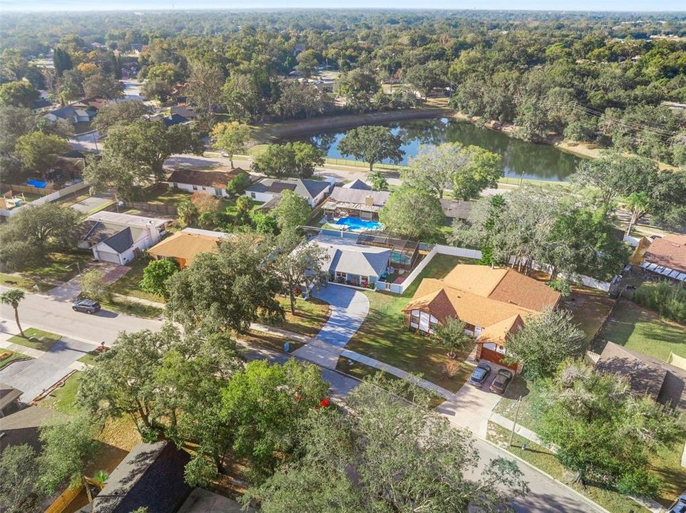 На продажу: $349,000 (4 спален, 2 ванн, 1947 Квадратных фут)