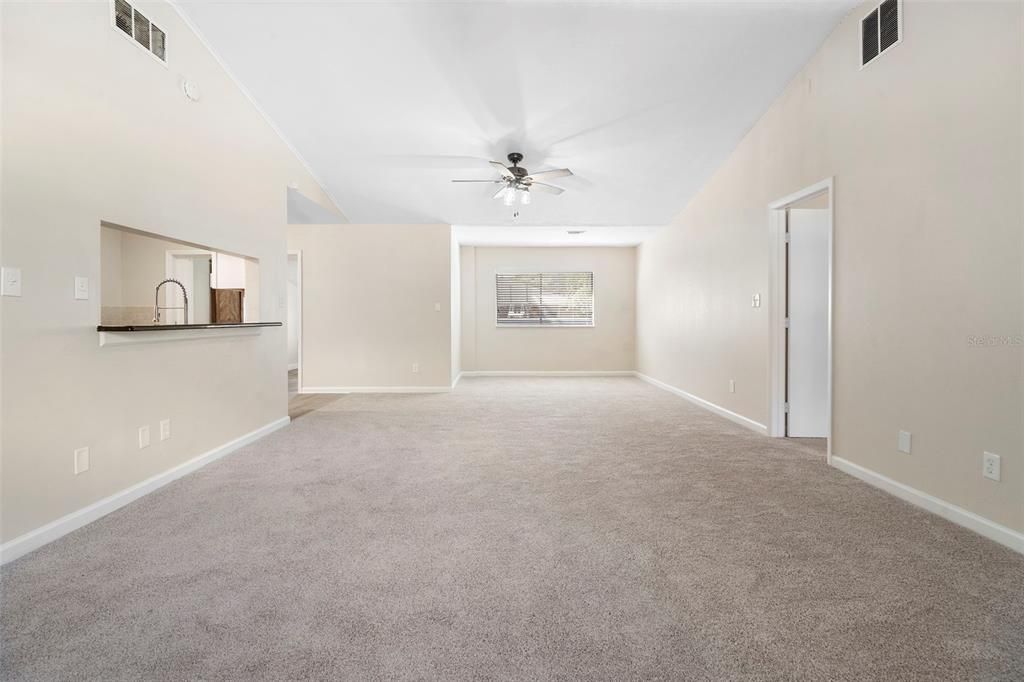 На продажу: $349,000 (4 спален, 2 ванн, 1947 Квадратных фут)