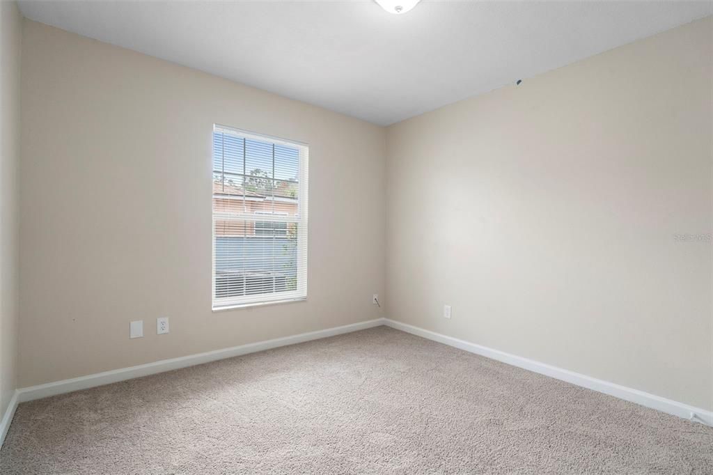 На продажу: $349,000 (4 спален, 2 ванн, 1947 Квадратных фут)