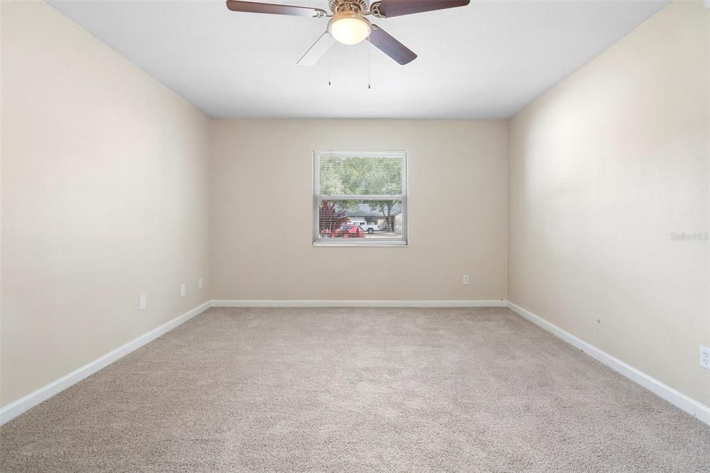 На продажу: $349,000 (4 спален, 2 ванн, 1947 Квадратных фут)