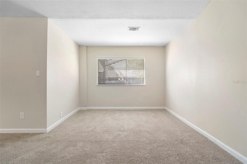 На продажу: $349,000 (4 спален, 2 ванн, 1947 Квадратных фут)