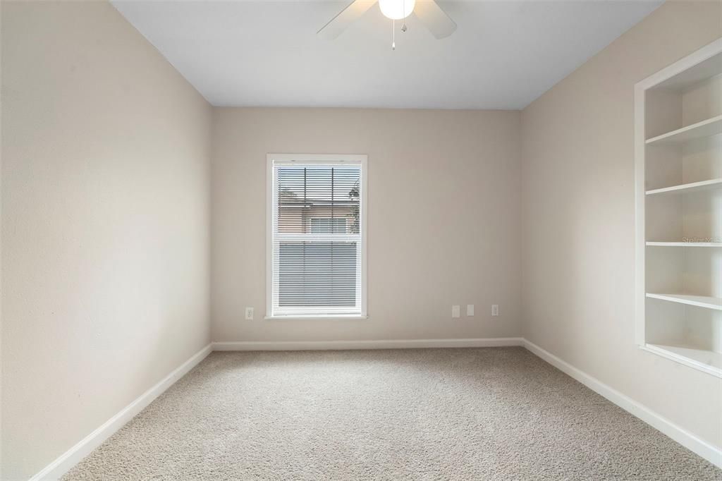 На продажу: $349,000 (4 спален, 2 ванн, 1947 Квадратных фут)