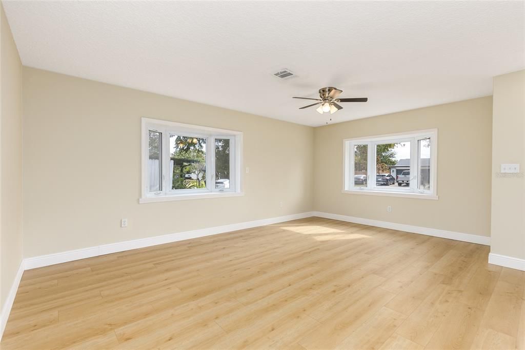 На продажу: $439,900 (3 спален, 3 ванн, 1880 Квадратных фут)