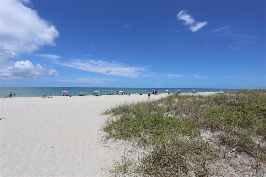 For Sale: $750,000 (4 beds, 2 baths, 2365 Square Feet)