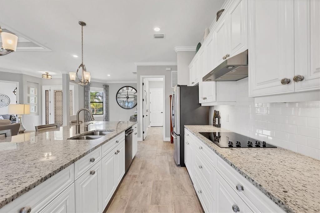 For Sale: $750,000 (4 beds, 2 baths, 2365 Square Feet)