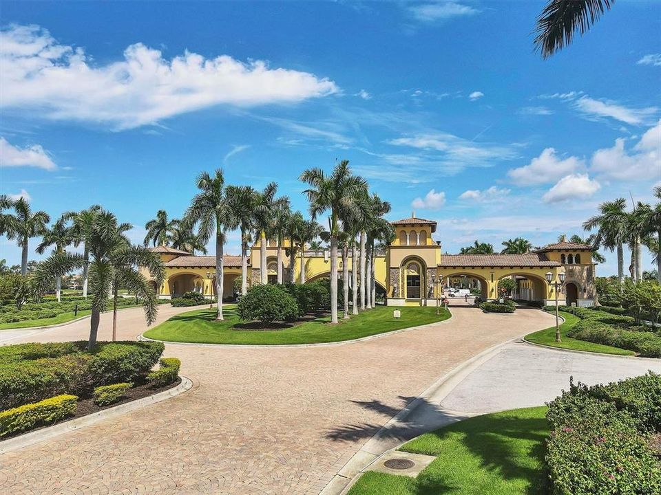 For Sale: $750,000 (4 beds, 2 baths, 2365 Square Feet)