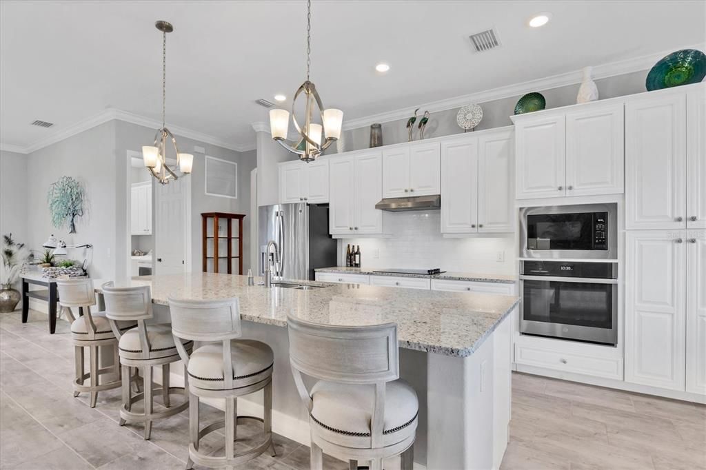 For Sale: $750,000 (4 beds, 2 baths, 2365 Square Feet)